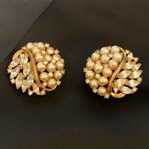 Glamorous Trivari clip on Earrings
